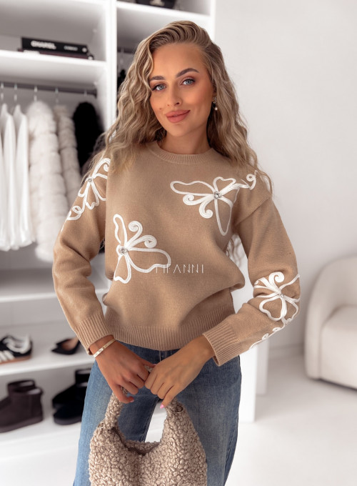 Sweter butterfly z haftowaną aplikacją Karmelowy 7