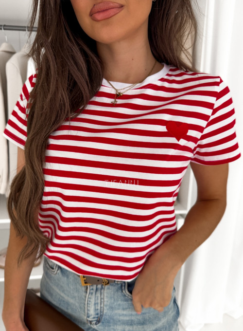 T-shirt w czerwone paski i wyszytym sercem Rio 1