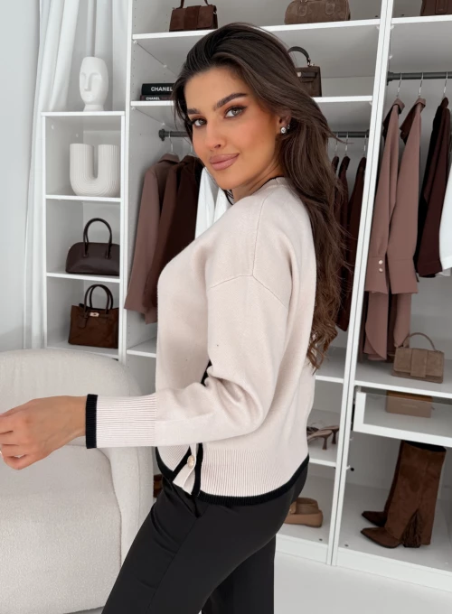 Sweter oversize beżowy z ozdobnymi guzikami Leisi 1