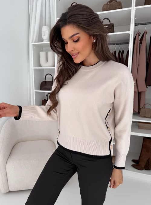Sweter oversize beżowy z ozdobnymi guzikami Leisi 2