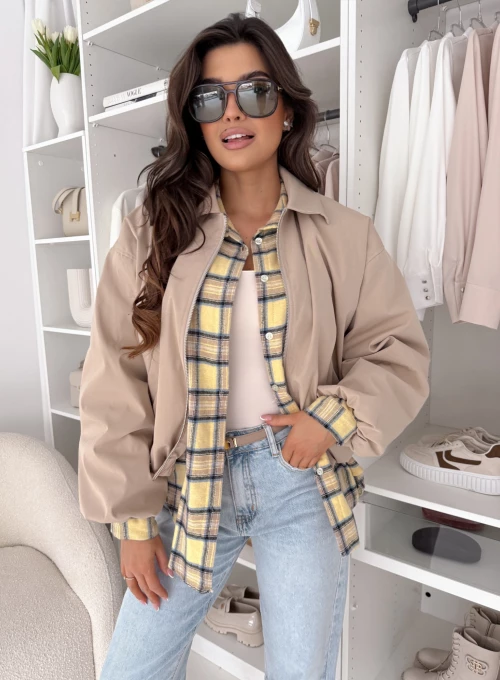 Lekka kurtka bomberka W beżowym kolorze Chiaretta