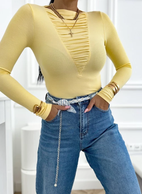 Bluzka z ozdobnym marszczeniem na dekolcie Lamia w bananowym kolorze 5