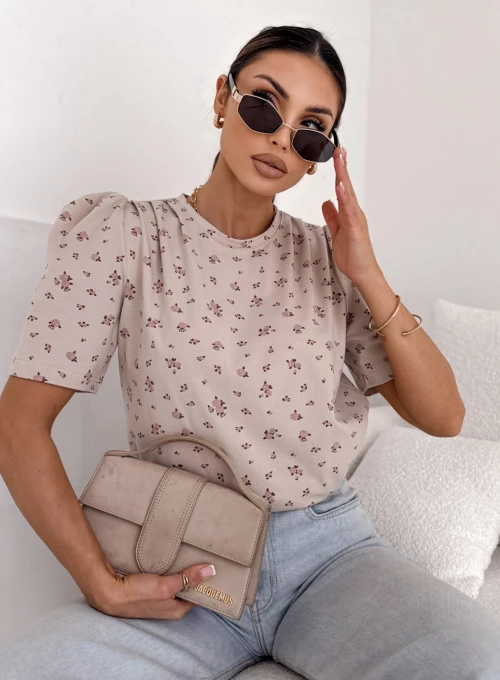 Bluzka z krótkim rękawem i poduszkami zbierana na ramionach Looni beżowa z różyczkami