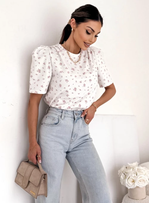 Bluzka z krótkim rękawem i poduszkami zbierana na ramionach Looni śmietankowa z różyczkami