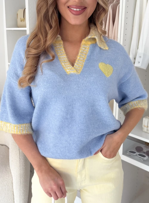 Sweter z kołnierzykiem i wyszytym sercem Mila błękitny 1