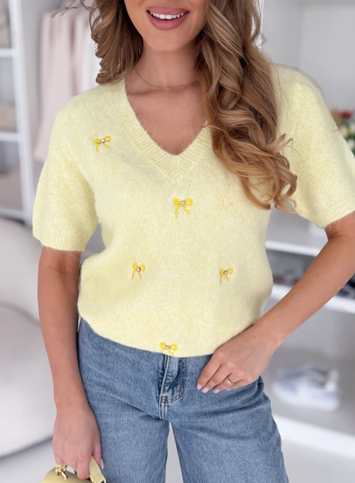 Sweter w wyszywane kokardki z dekoltem V Kamali pastelowa cytryna 1