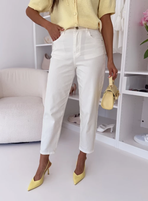 Spodnie z elastycznego jeansu typu Mom Fit w kolorze kokosowego mleczka Lena