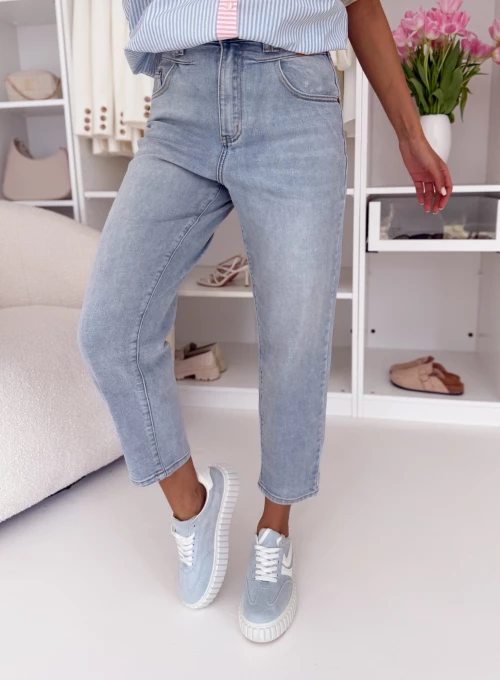Spodnie z elastycznego jasnego jeansu typu Boyfriend Fit Hana
