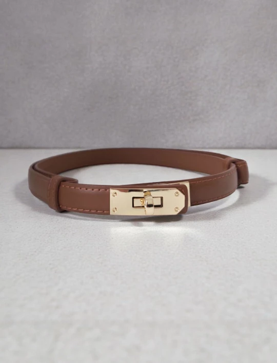 Subtelny regulowany pasek z skóry naturalnej gładki ciepły brąz