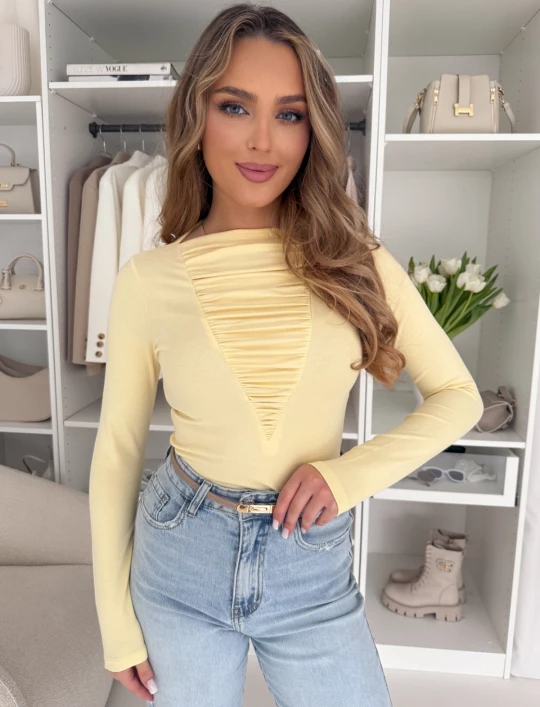 Bluzka z ozdobnym marszczeniem na dekolcie Lamia w bananowym kolorze